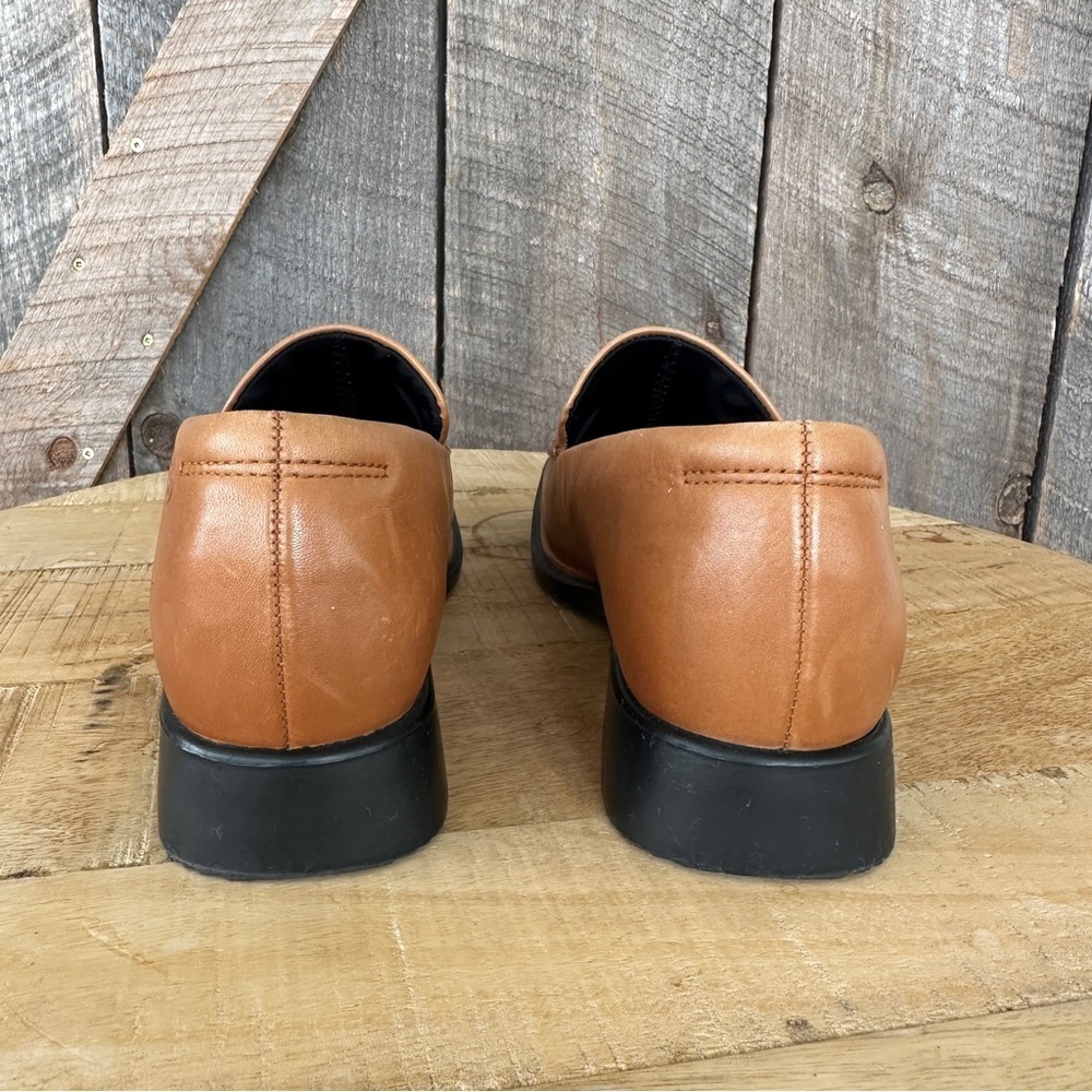 Rockport Tan and Black Loafers Sleek Slip-On Design - Picture 4 of 8